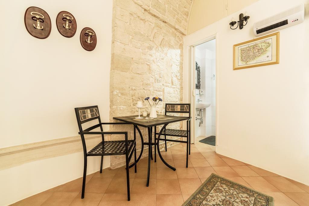 La Torre Storica Bed & Breakfast Bitonto Bagian luar foto